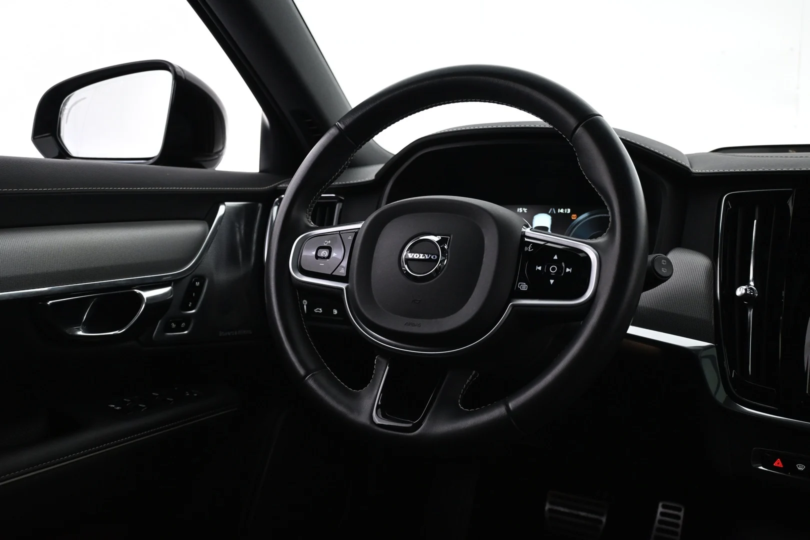 Car Image - 54M2C8wY421xo3AMTTFRs8