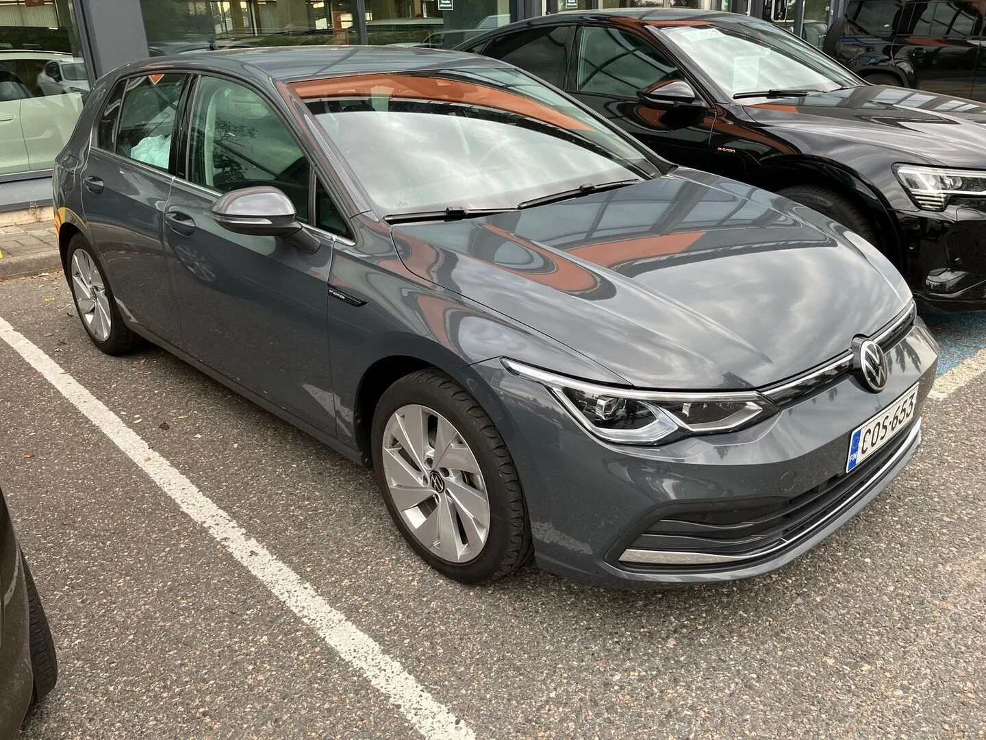 Car Image - 1EyM8o3HDlen3NJEg727X9
