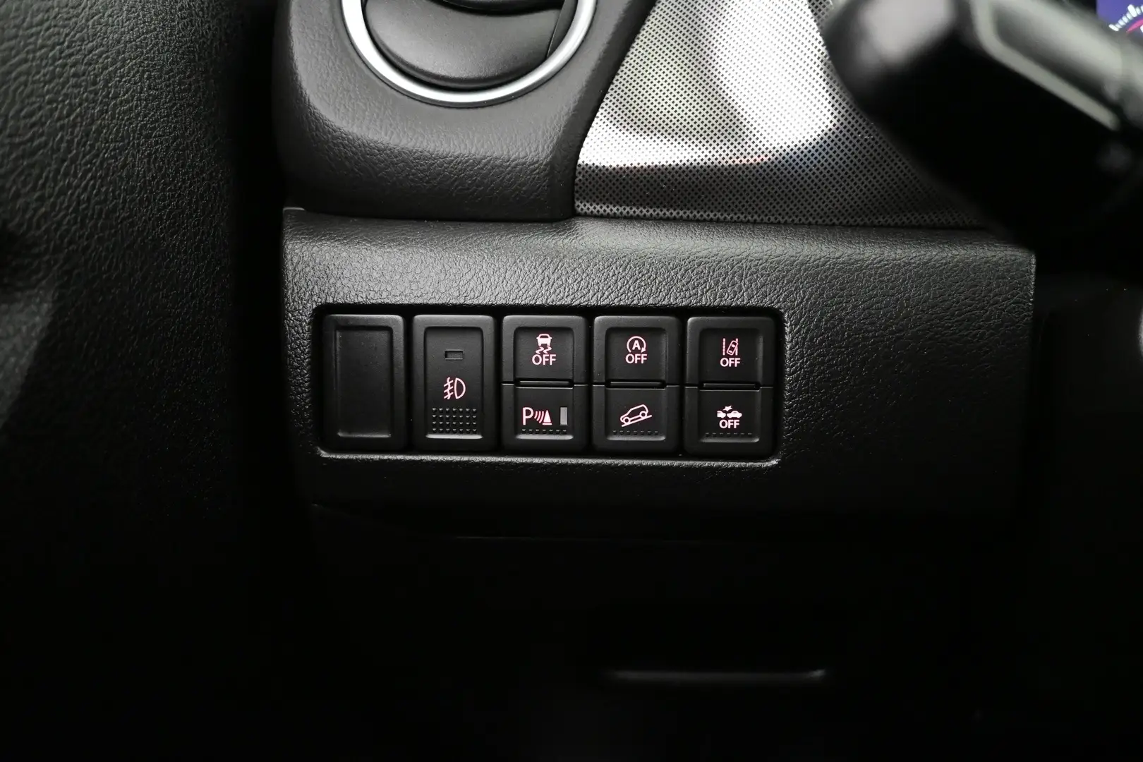 Car Image - 393NHazMXLg35TceCa4sGV