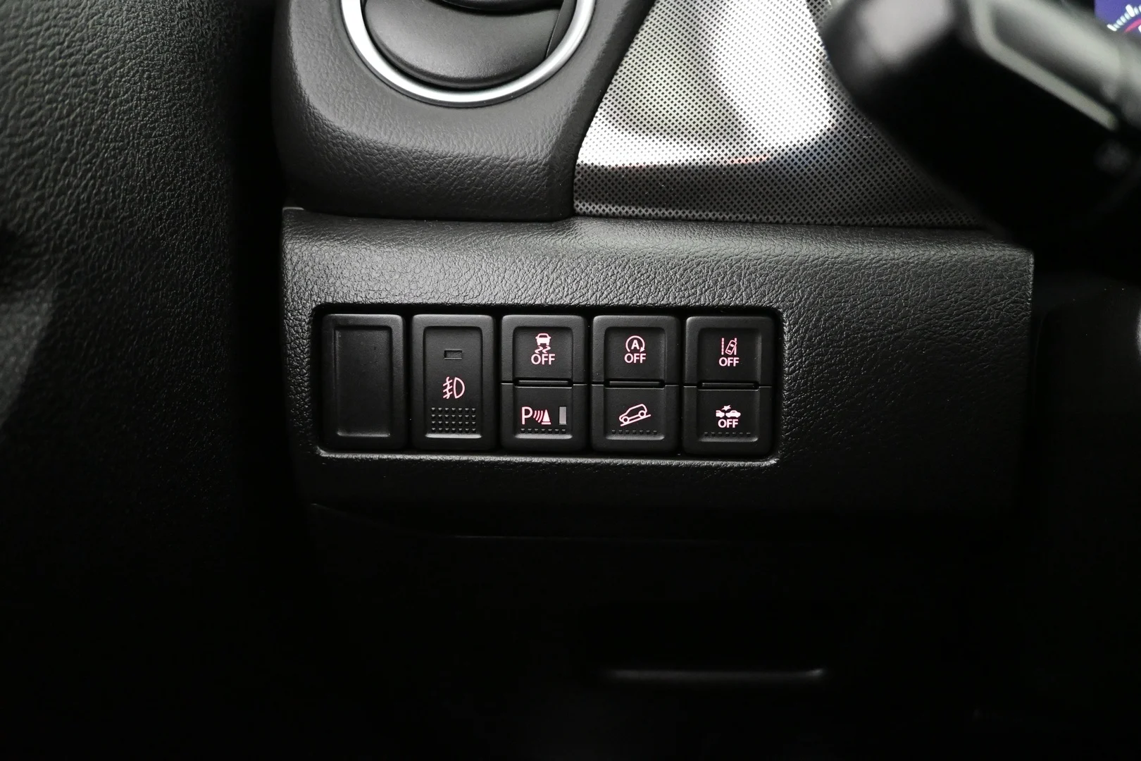Car Image - 393NHazMXLg35TceCa4sGV
