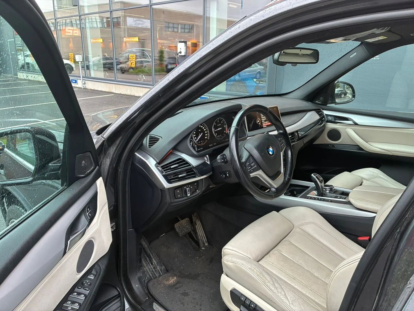 Car Image - 6OET8dMrXPW2yckk5hEE3r