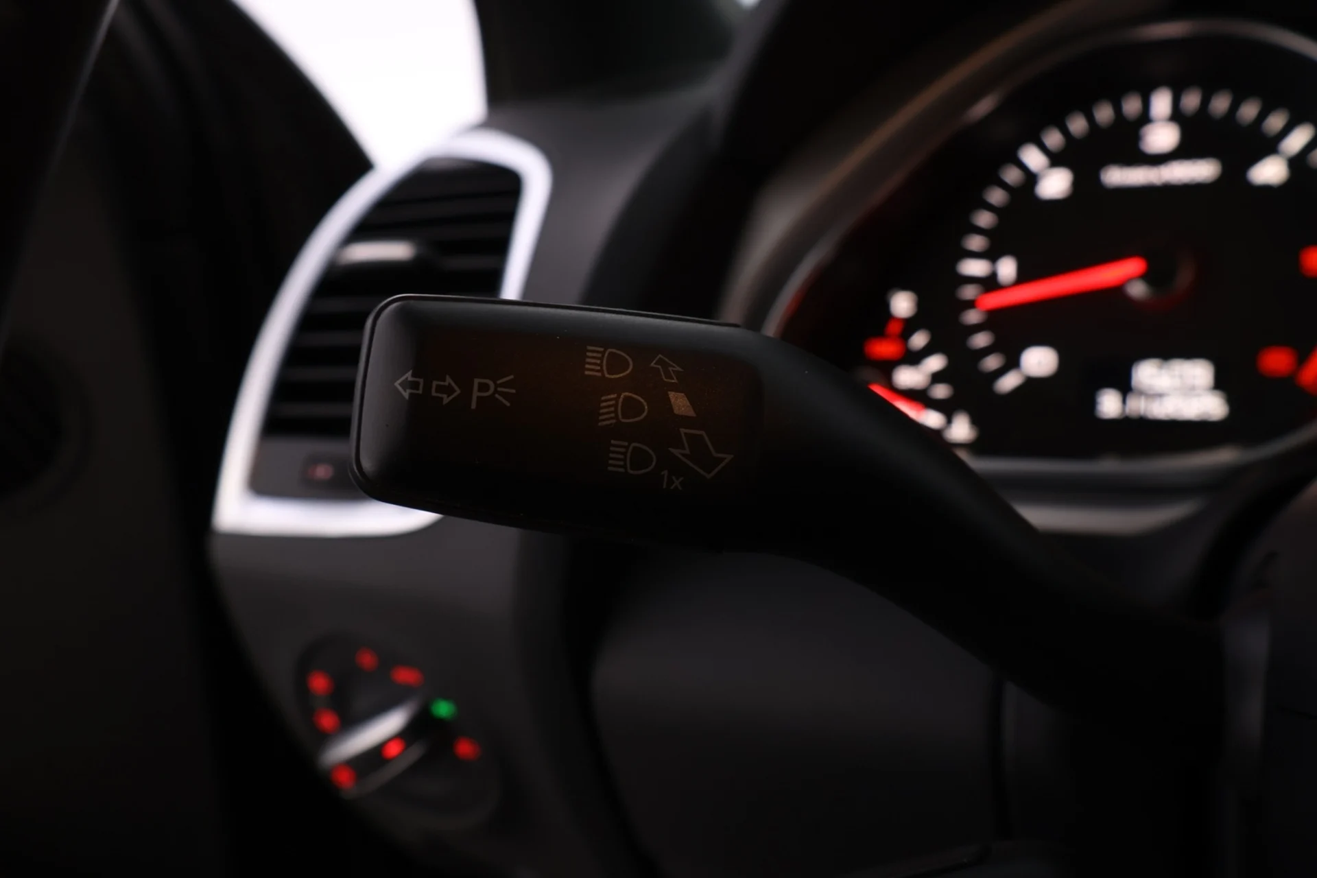 Car Image - 4ONCG3xzE3Vd9FxEXmskGJ