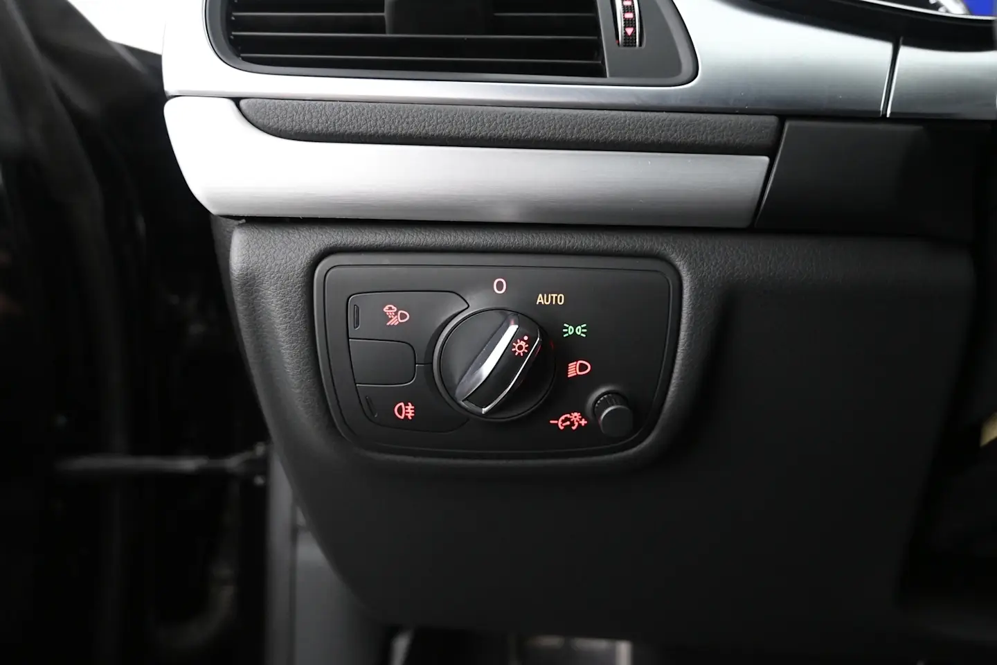 Car Image - 4vZA4TXxZTKUvXRzIKnhdy