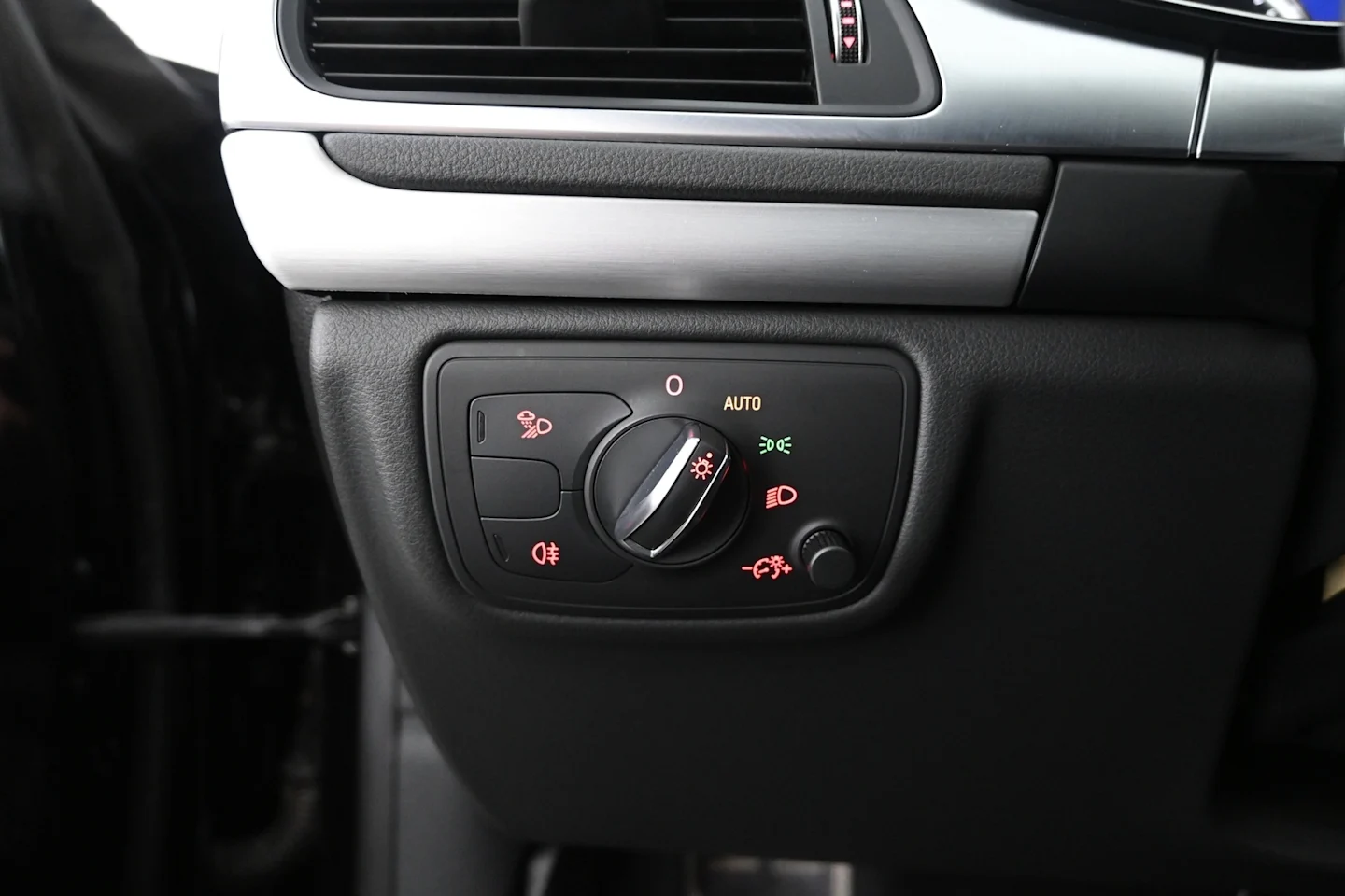 Car Image - 4vZA4TXxZTKUvXRzIKnhdy