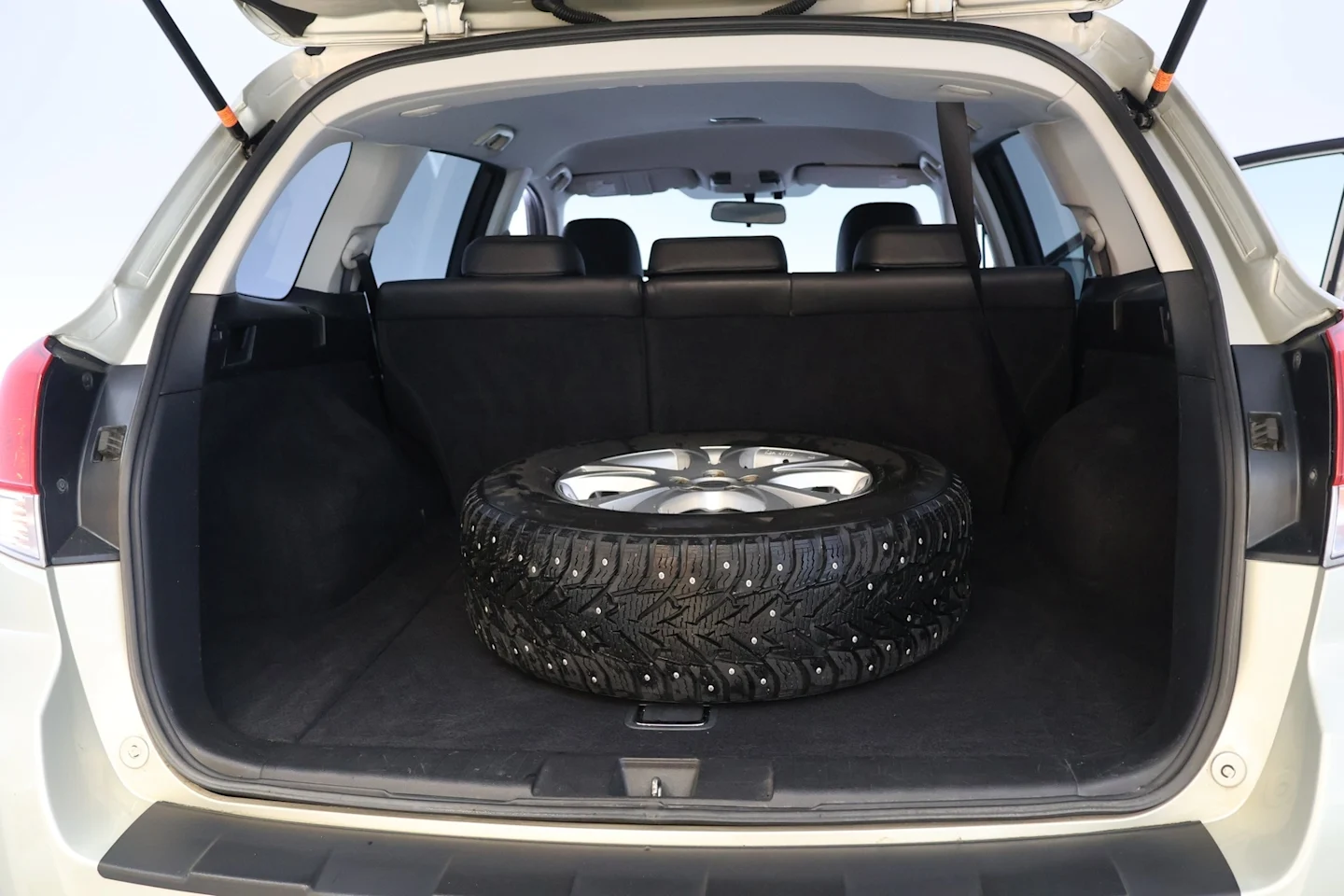 Car Image - 5mkFfSuUVfJrxVmtqAhMs2