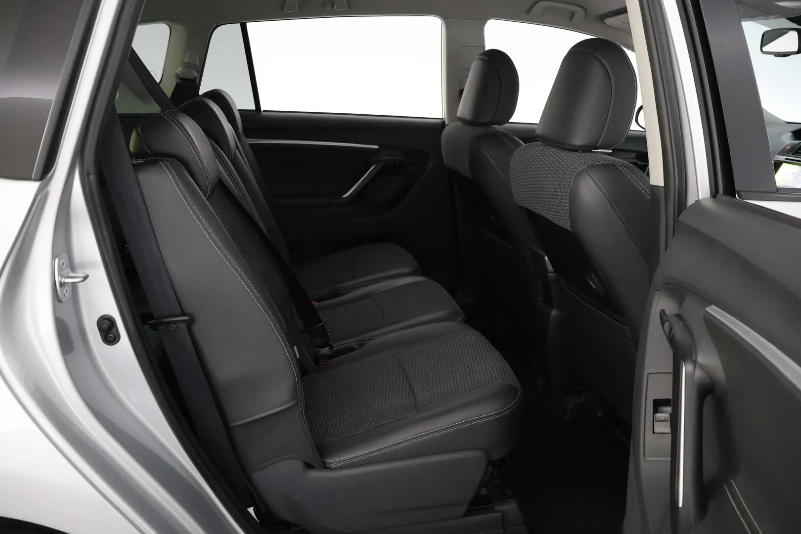 Car Image - 1jQghvWvq6ei3ipZokEII8