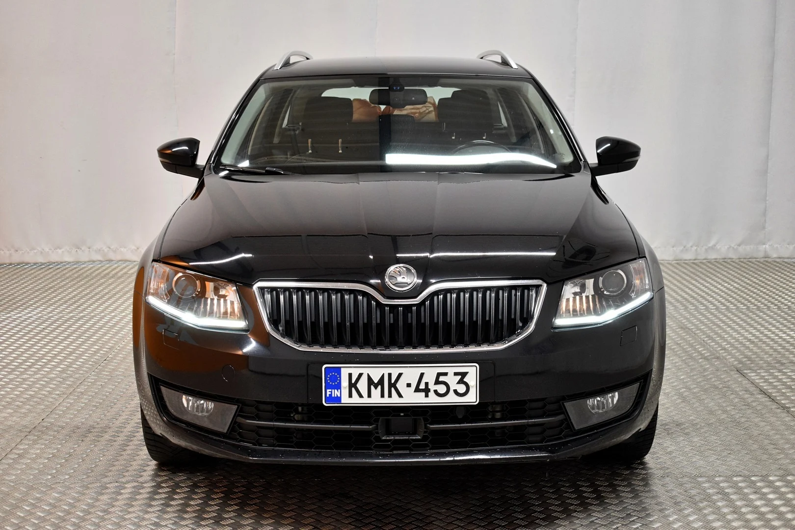 Car Image - 3I65Oqm6F3ZnylpySXjcoQ