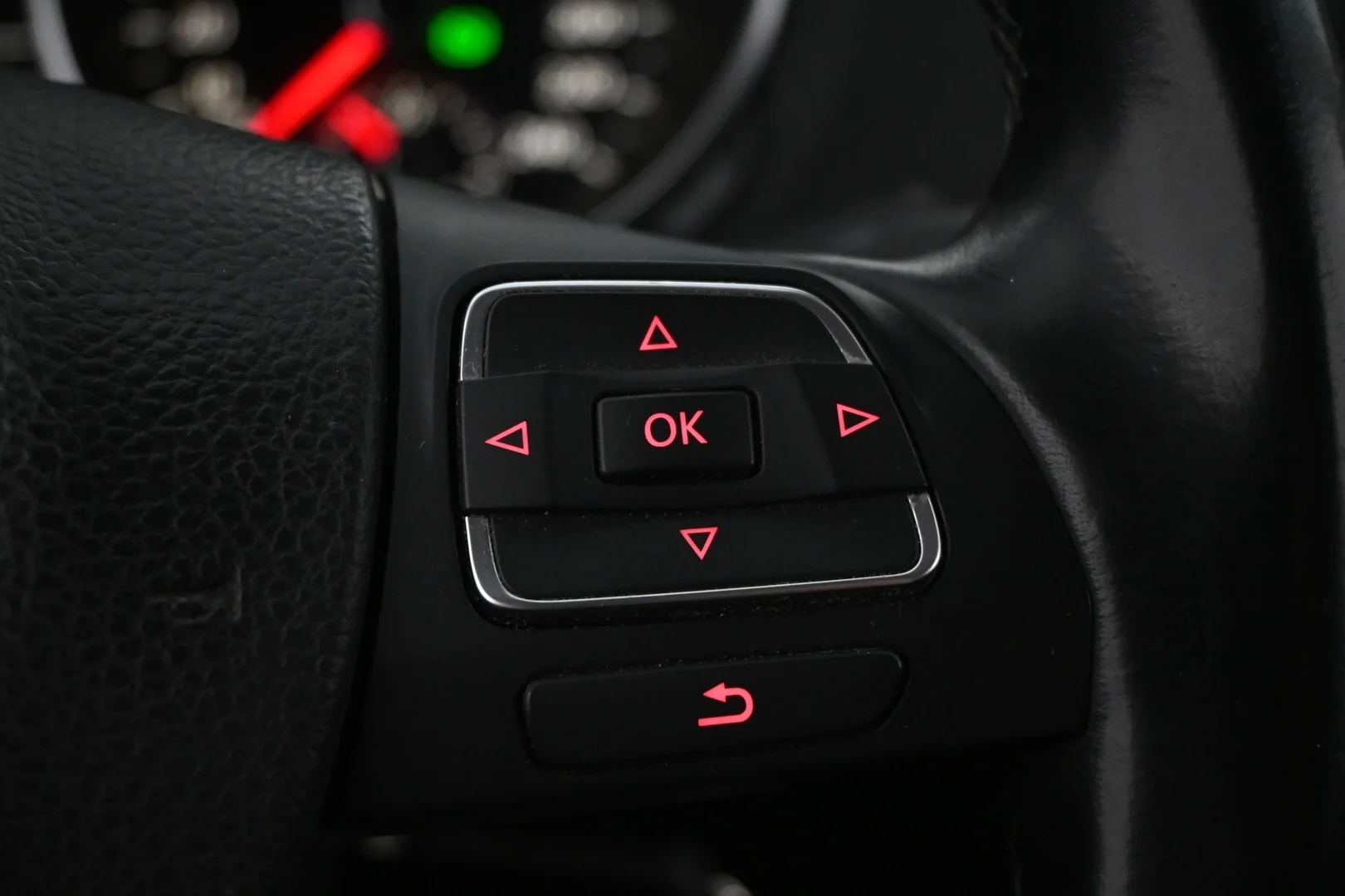 Car Image - 1RHrr6IdQq6AT0oHzhn2os