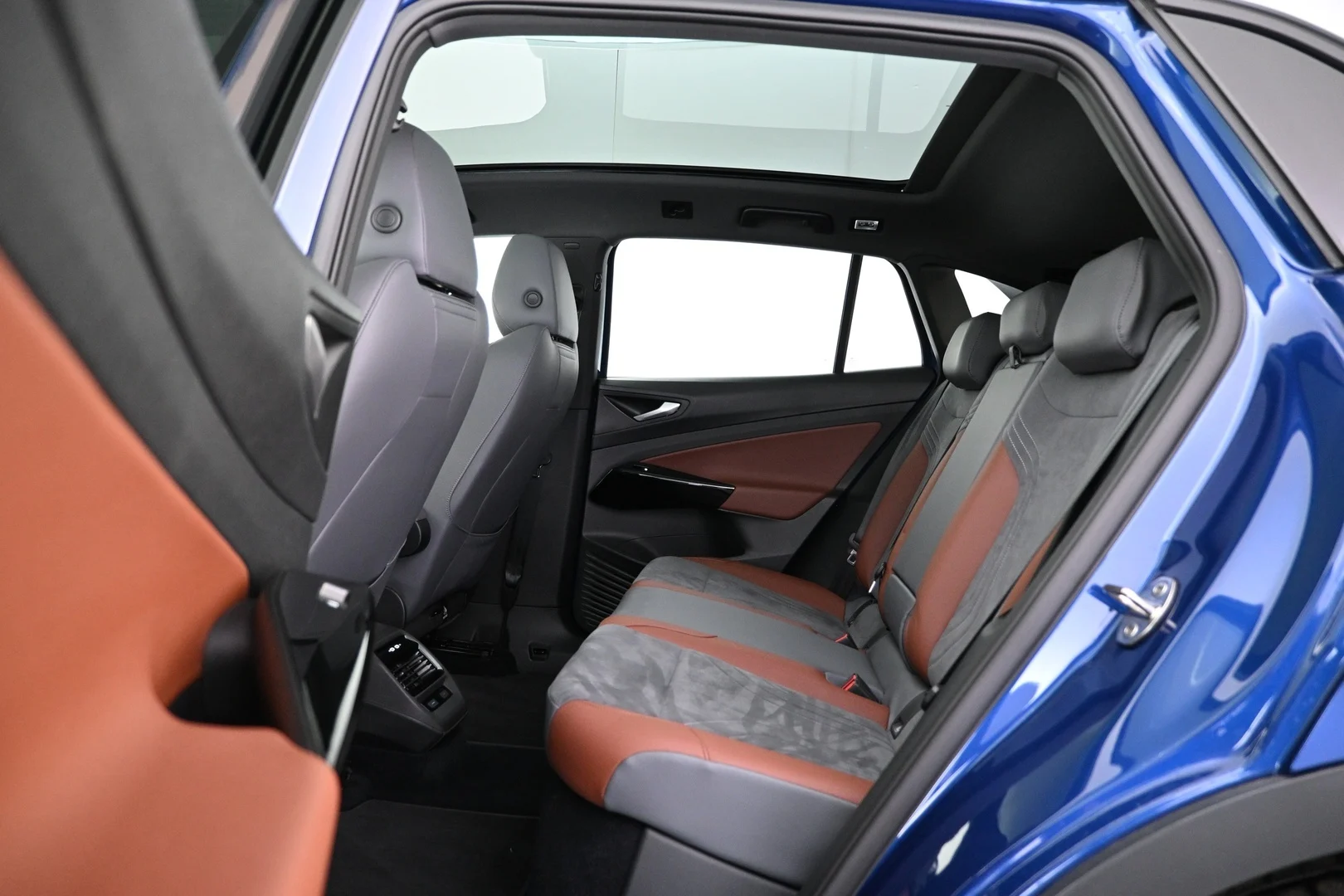 Car Image - 44DVZDUFhNUfRM1o81UsJx