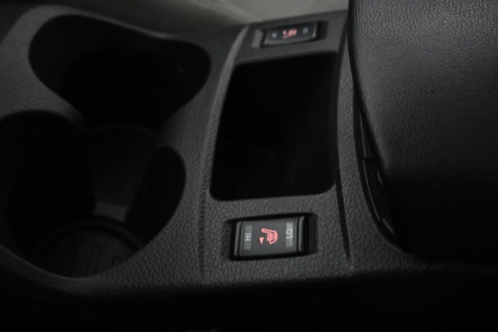 Car Image - 4HCIZi38lGzMvRyF641ESK