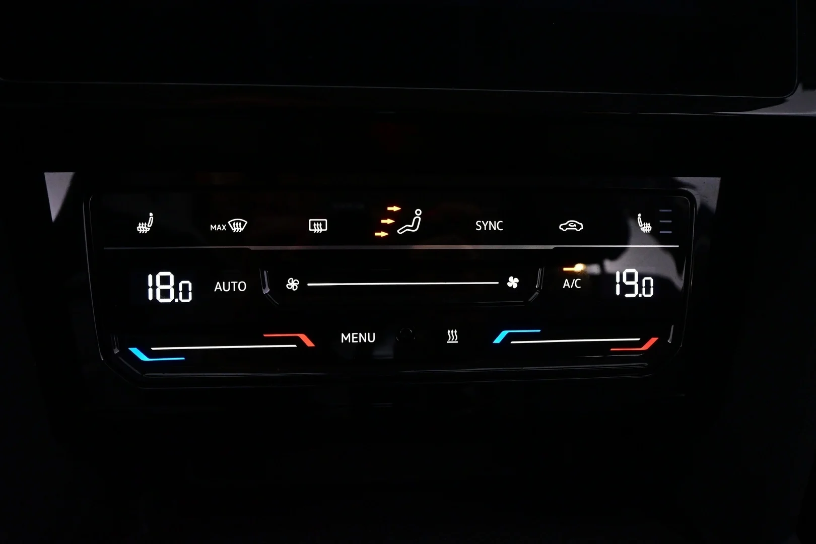 Car Image - NE2QGmWpa3dbhnJ52Z9YL