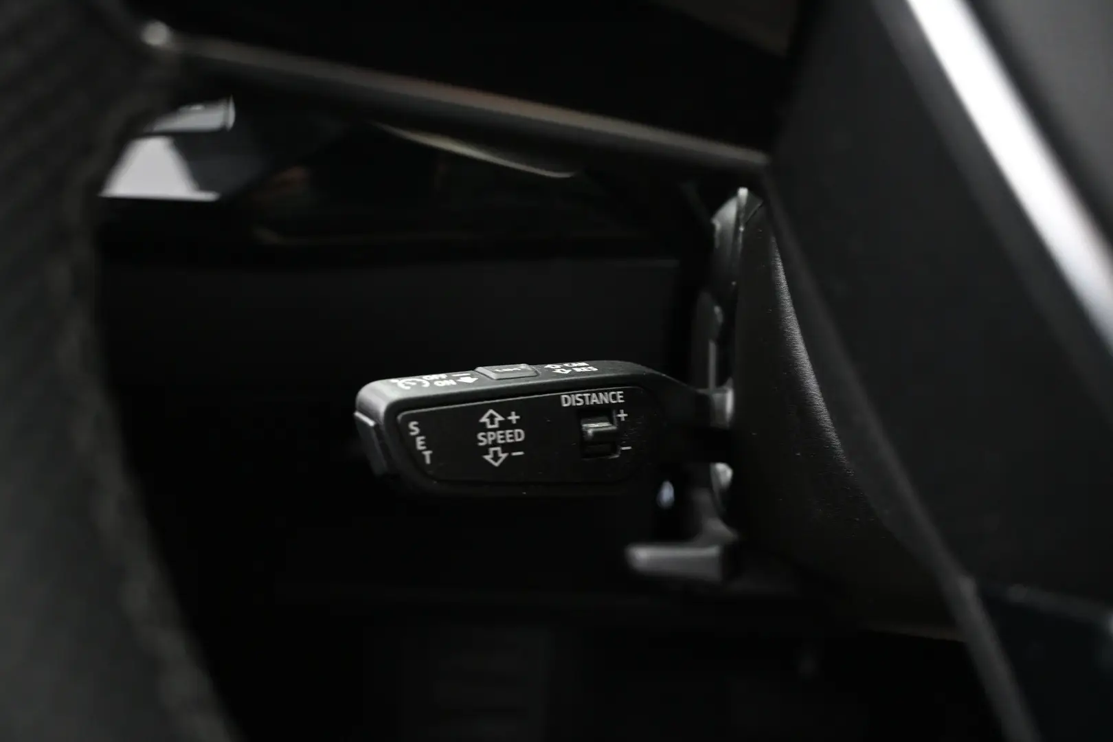 Car Image - 2LU8zTURWrBpoe0tWrrnM1