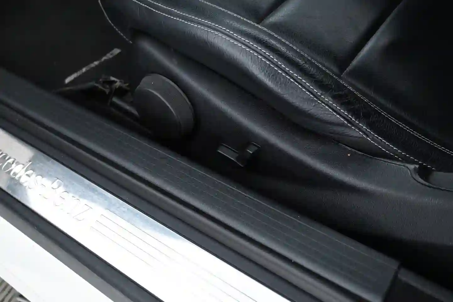 Car Image - eOtrXOnbG3N40wfuXa4ur