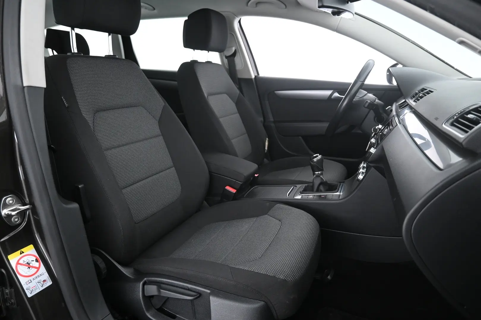 Car Image - LoJfefcC4VVdUdz2zeE6V