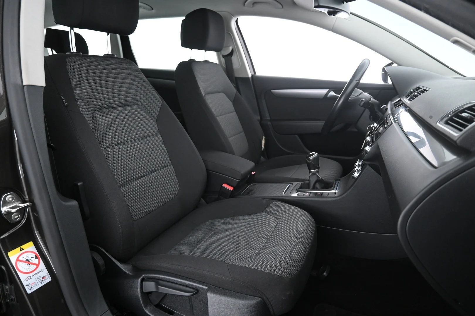 Car Image - LoJfefcC4VVdUdz2zeE6V