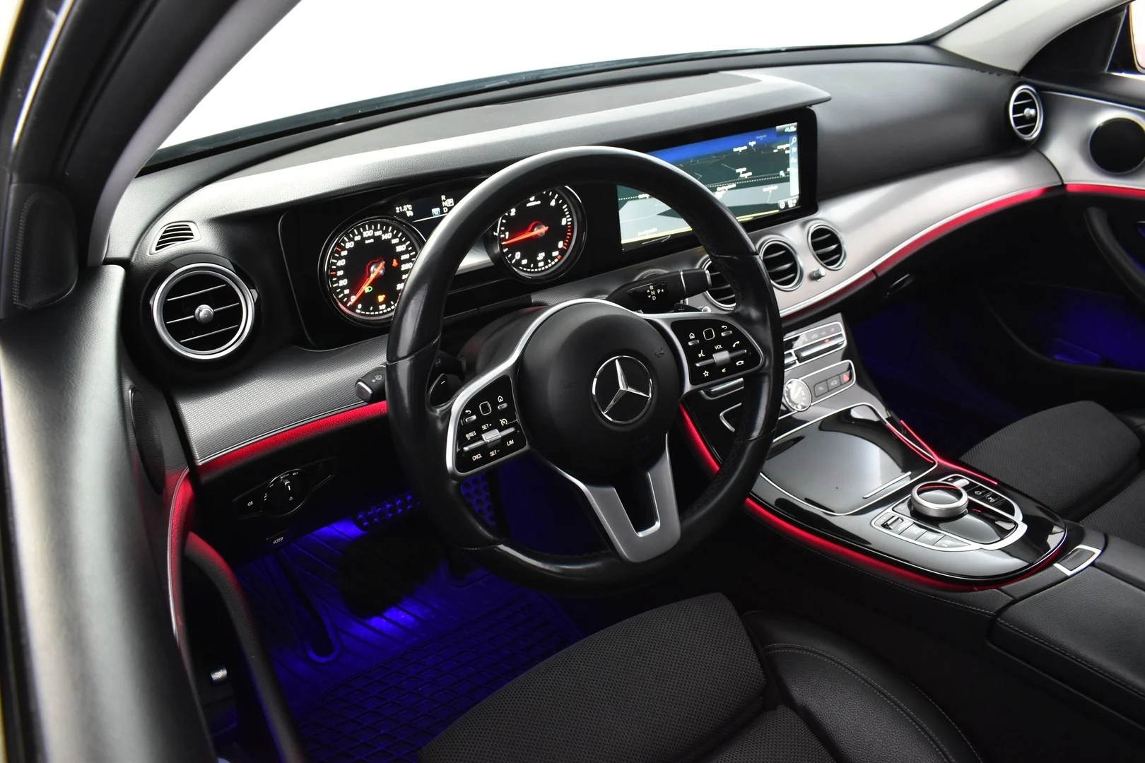 Car Image - 3pQMCvzhmnQKWbDeKbeoNL