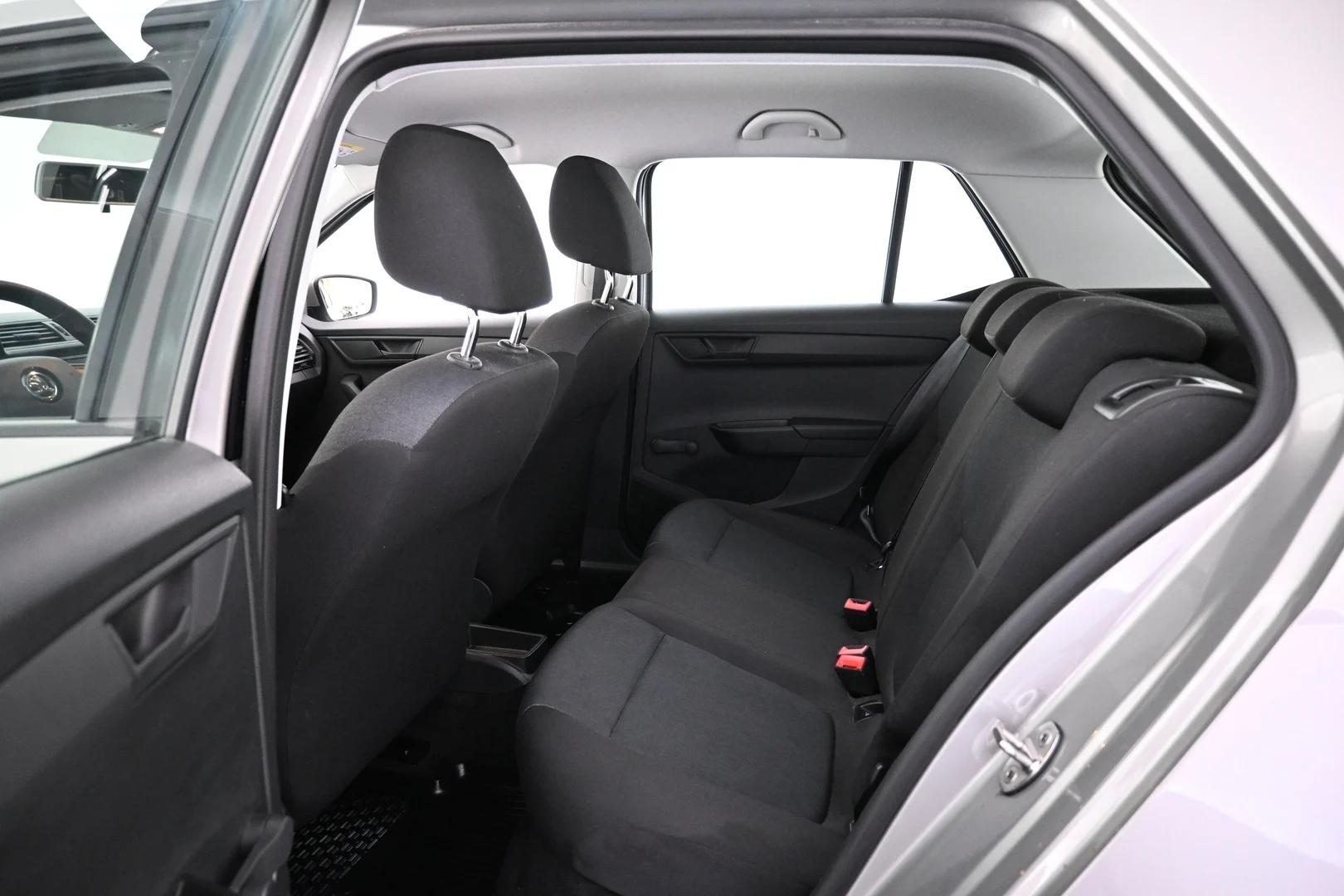 Car Image - 6vws8ebQdnnCQNFDT2CYXd
