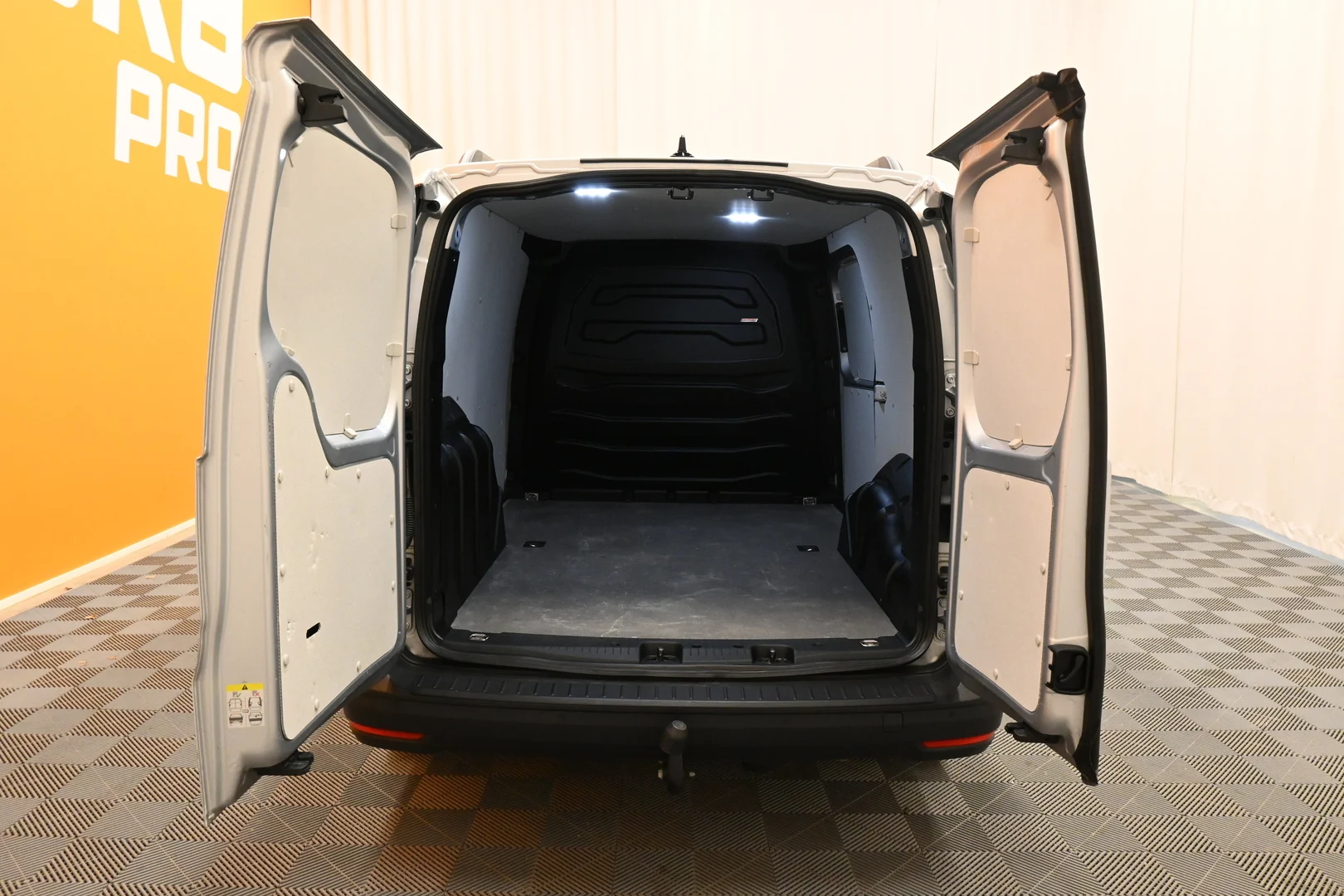 Car Image - 3Eq8y6hGiSxZAMqWzkRJxM