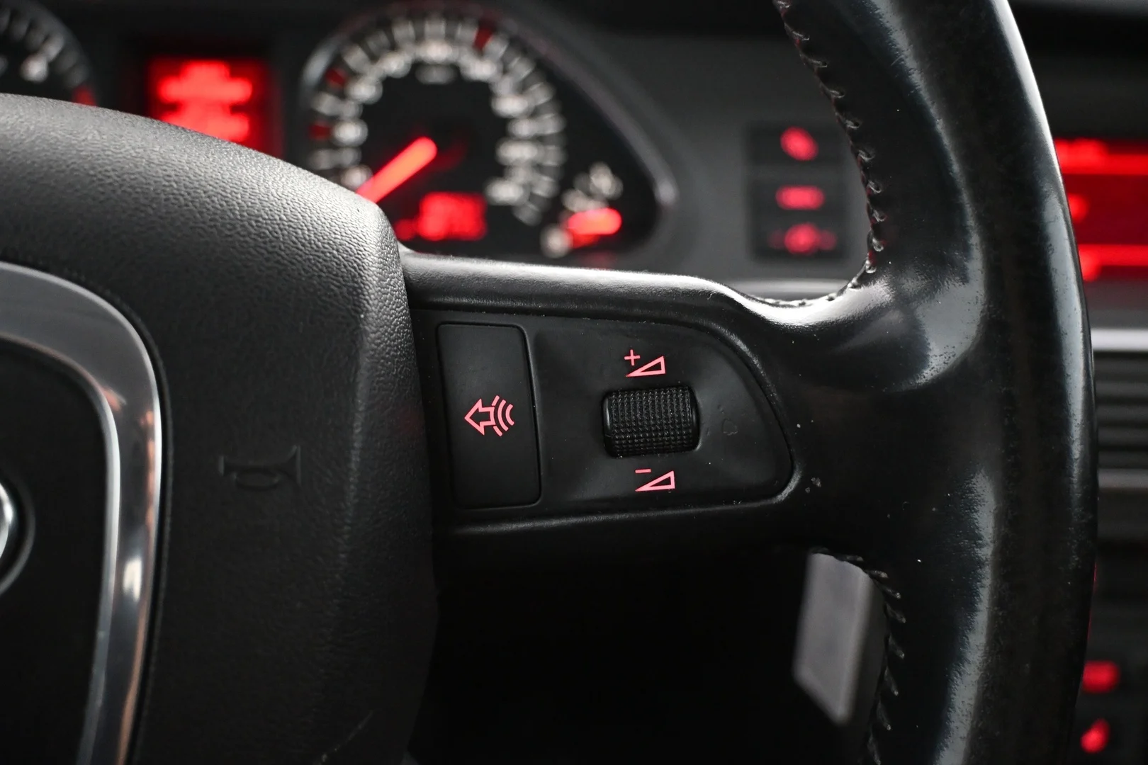 Car Image - 6QY0sxa5MjaTUbjuTIXbFM
