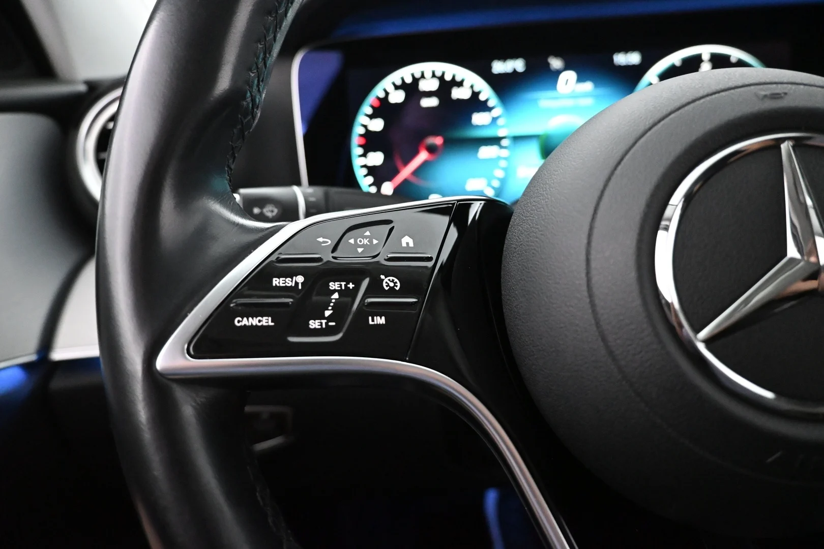Car Image - qBbLFdbz9InBszjdJl3Ja
