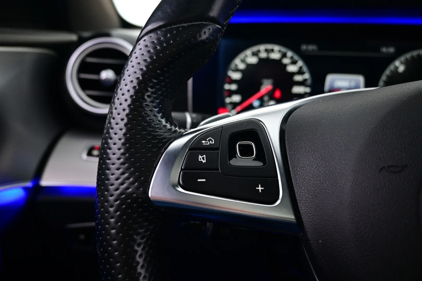 Car Image - 7EoH0f5BAm6Jyza0awTajT