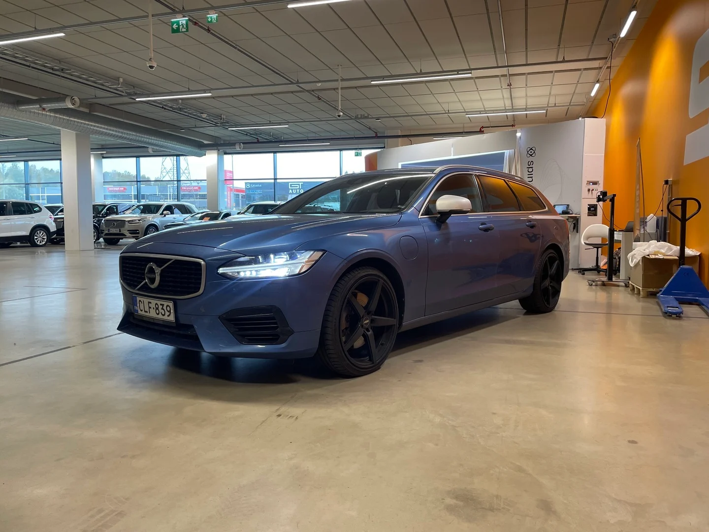 Car Image - 28zh28nGFNfDZlweSOLefU