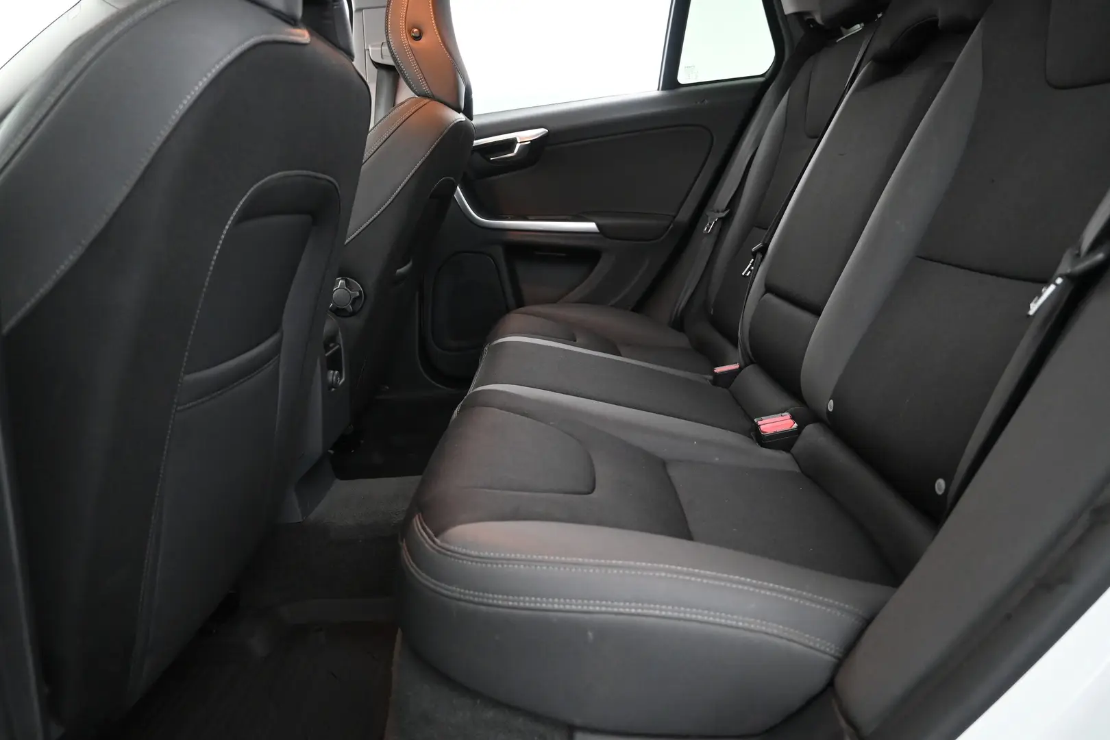 Car Image - 1KYx4WvGpl74DM01GnhlTq