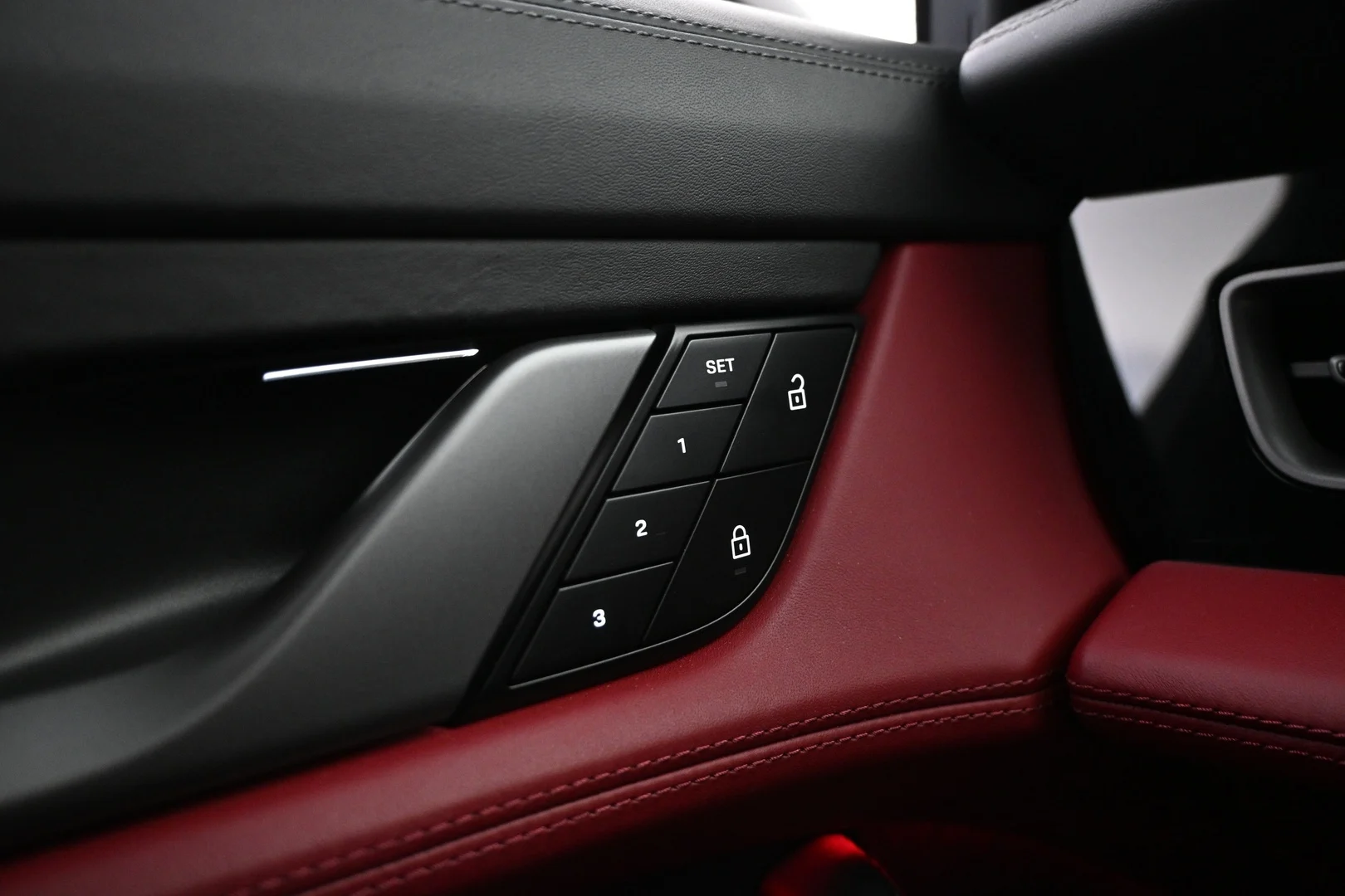 Car Image - 5z5w8kFEEjBktXlz5g6mZ6