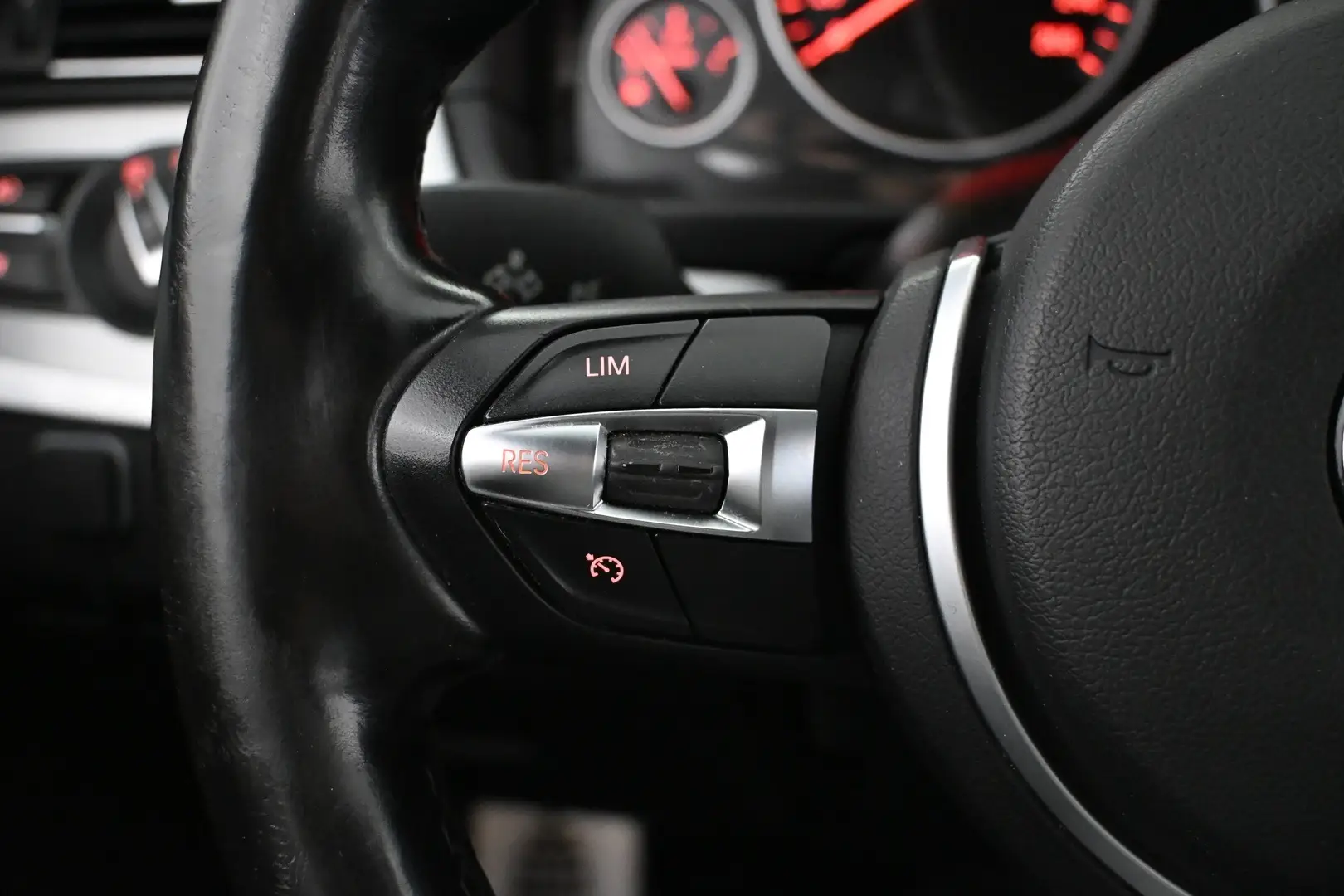 Car Image - 45cckX4zjpPbY6ChY2hg3i
