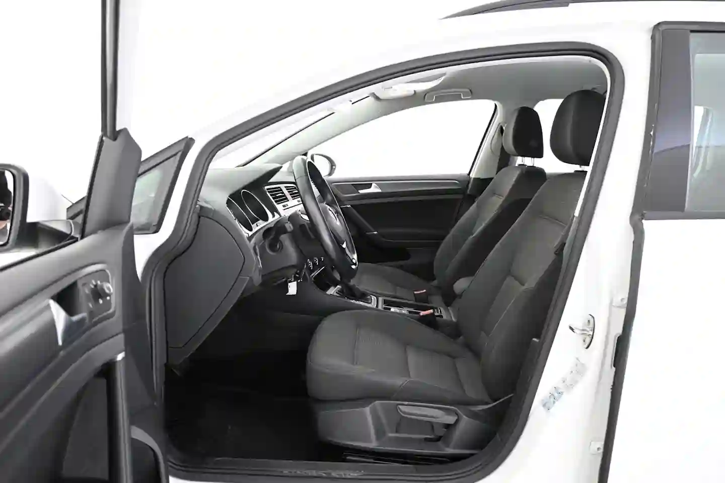 Car Image - 5iYh0U3Akij0GPeJuApsk3