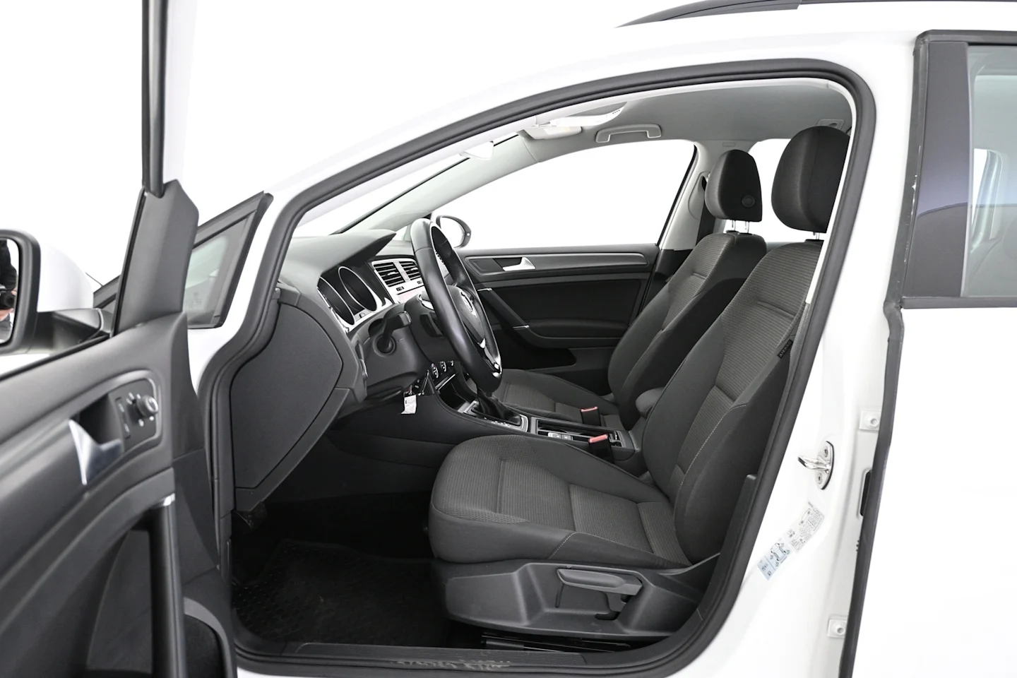 Car Image - 5iYh0U3Akij0GPeJuApsk3
