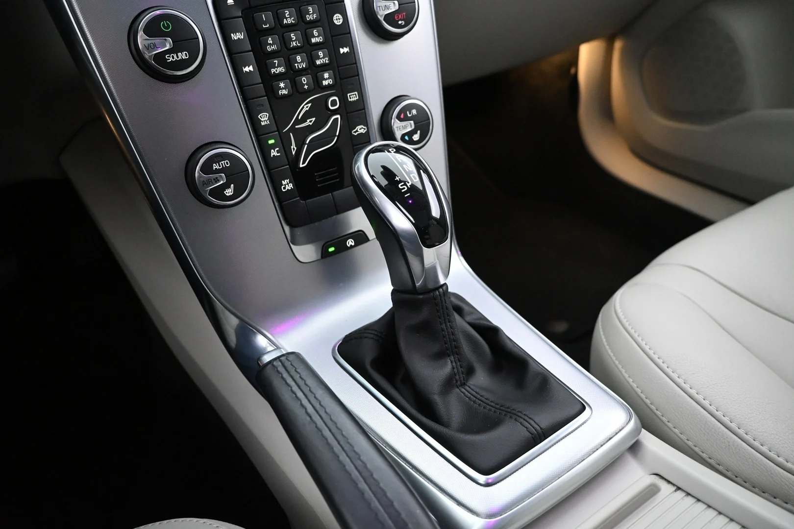 Car Image - 6gnxFVjbNKMKKlUKIBYwUH