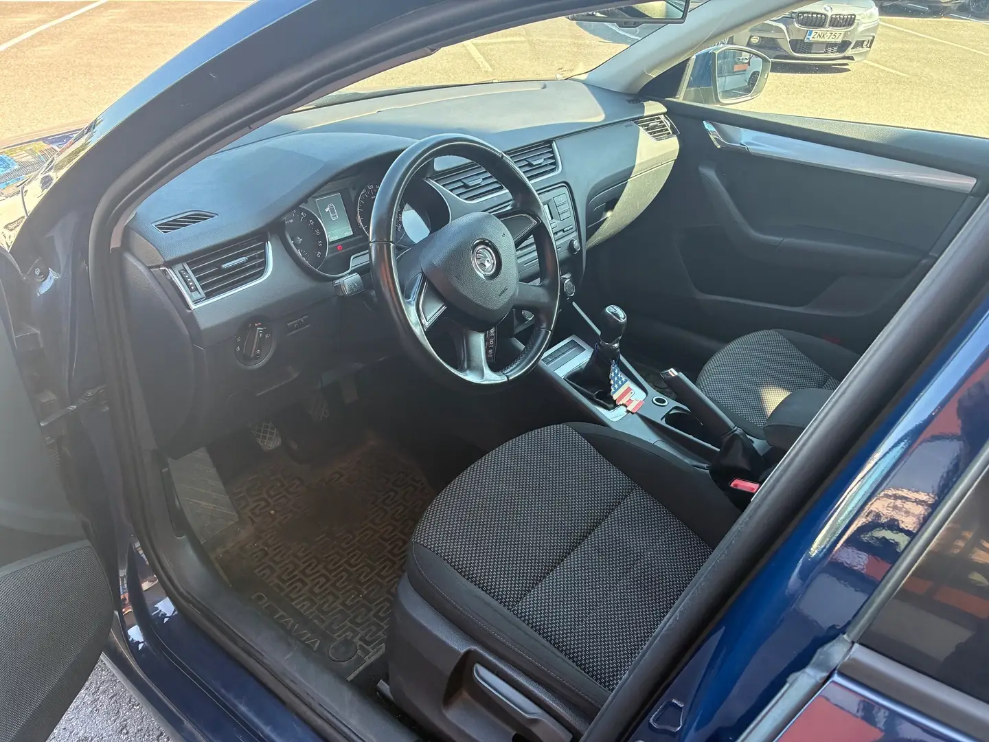 Car Image - 5ArKUb0eBEtdTCjbCAXT1l