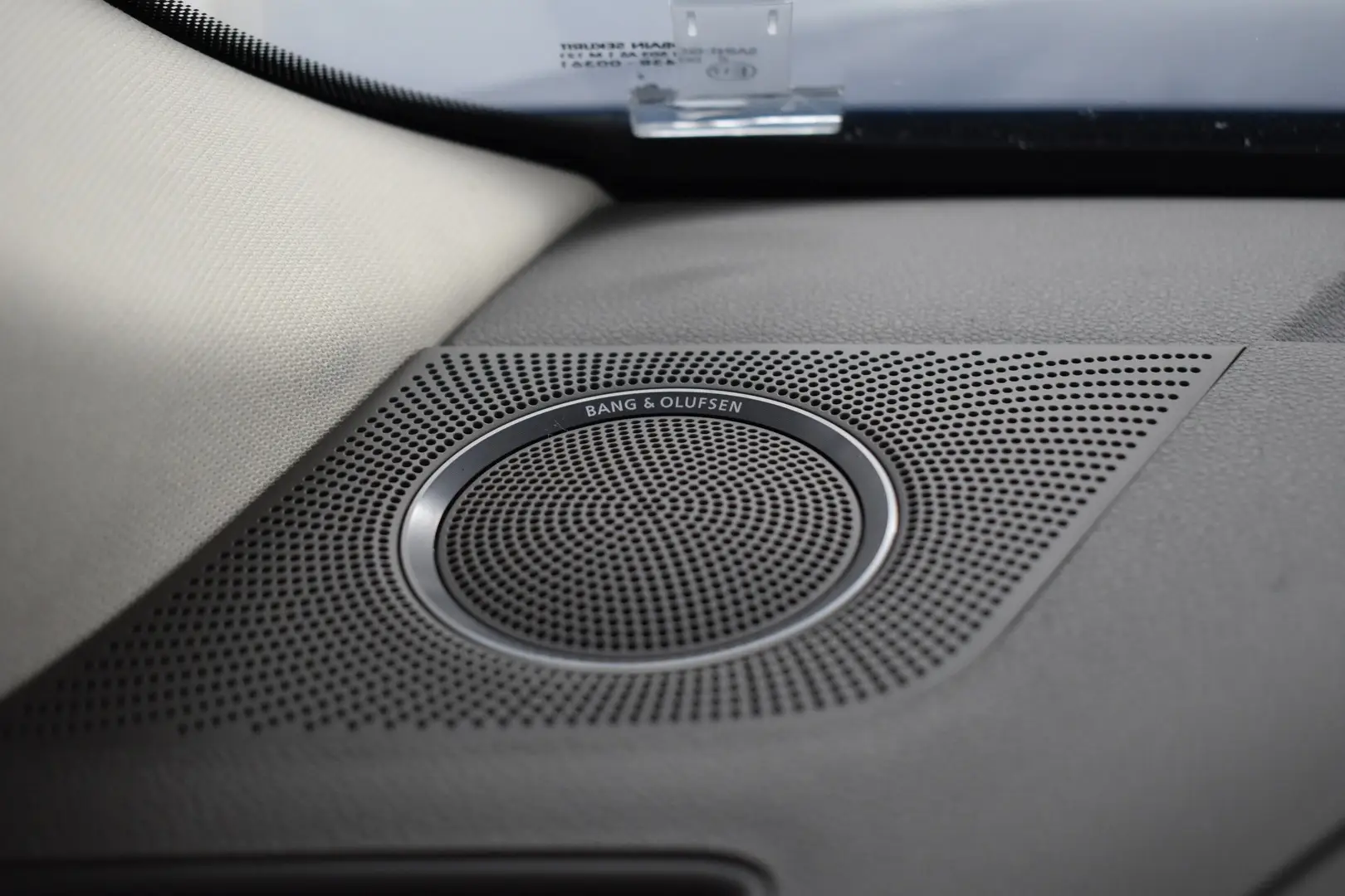 Car Image - 3ReWUYi70AcWMrYCBkge7u