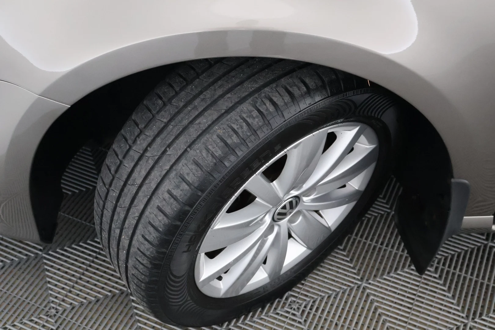 Car Image - 5wfdY4jwZfxcS8ggnMcnMG