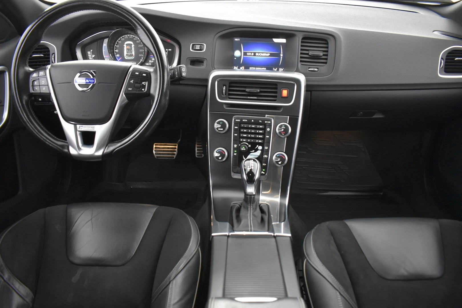 Car Image - 2LoLMakDpCucJZ8SV8nhn4
