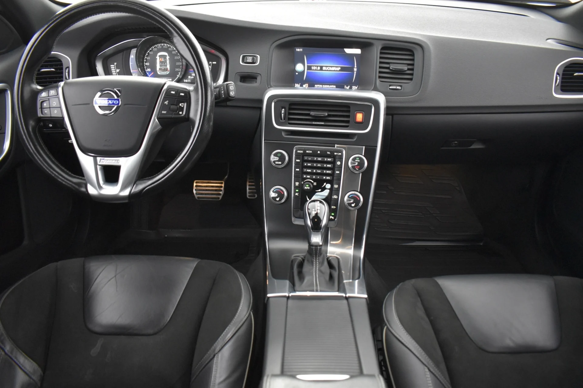 Car Image - 2LoLMakDpCucJZ8SV8nhn4