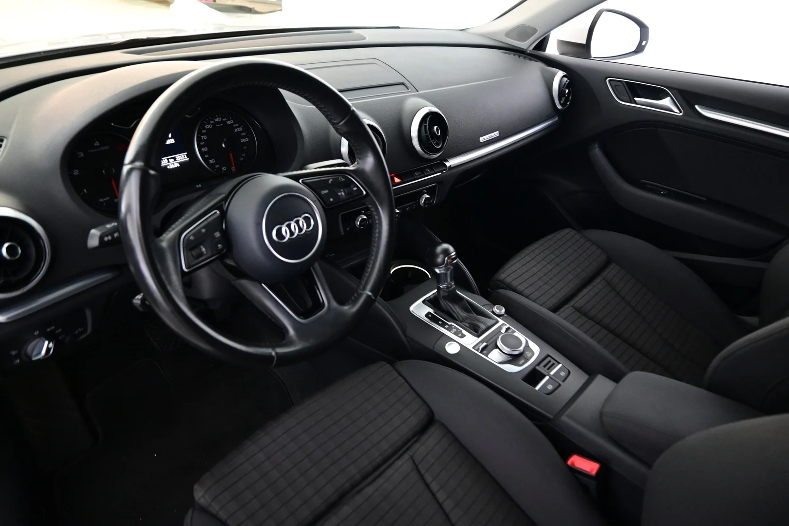 Car Image - 3mTMm6j93tW1FDq1J9Nhk7