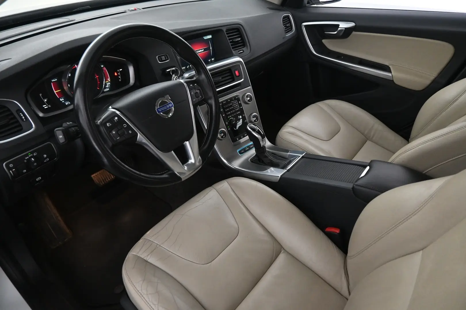 Car Image - fYT1uQerrjby0FhN9sObI