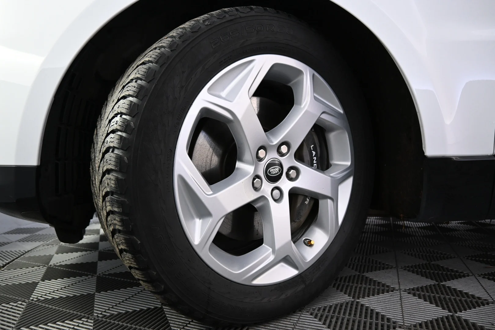 Car Image - 2rsAmmcc5fU2mnkgAfJT8Y