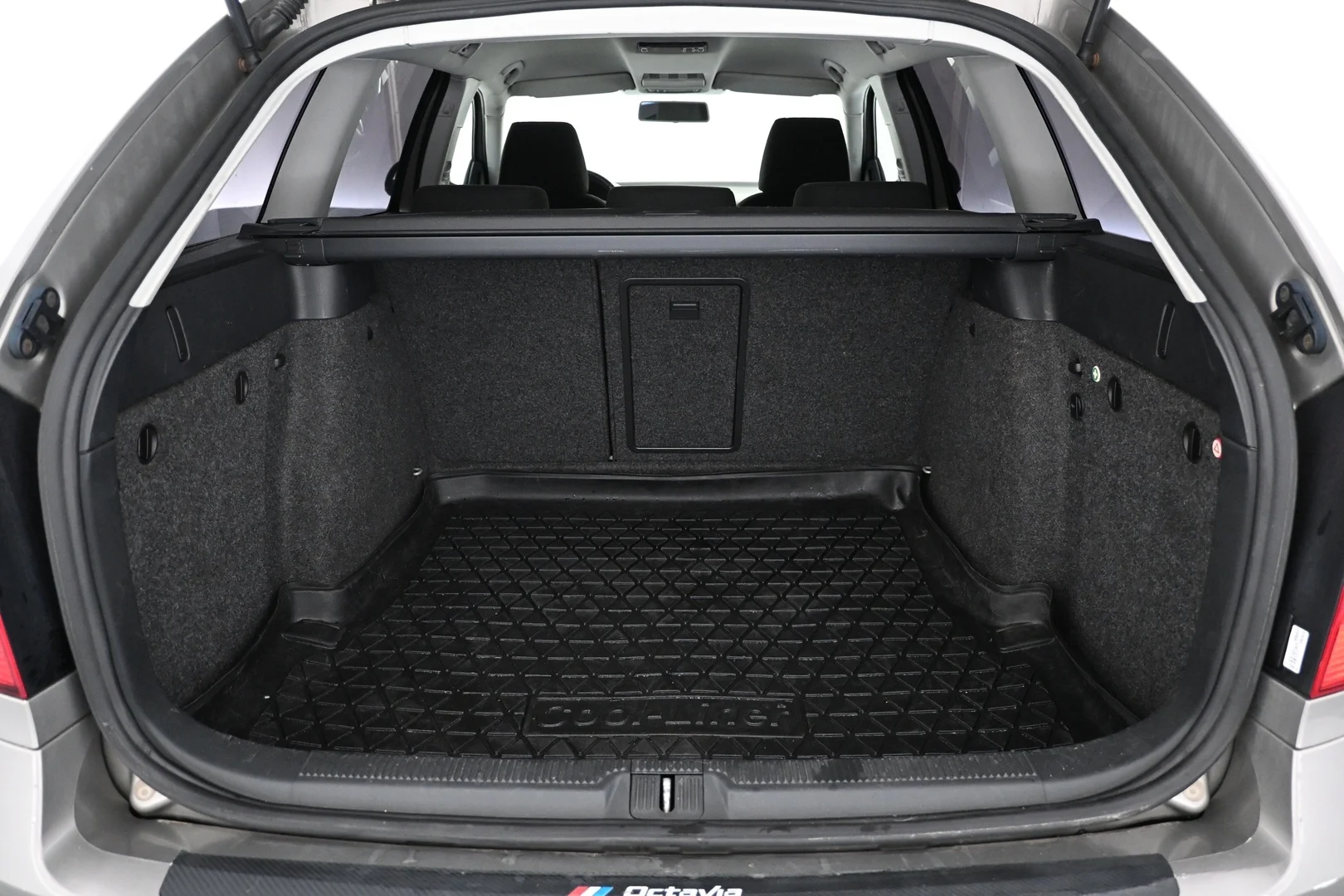 Car Image - 6QUi55w6Q0UzJ0hfhstO4b