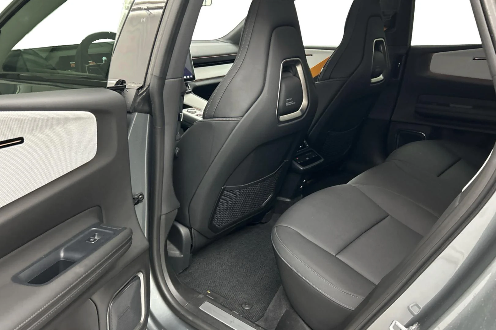 Car Image - 21pvFej8uYi3SOrrjX1WwC