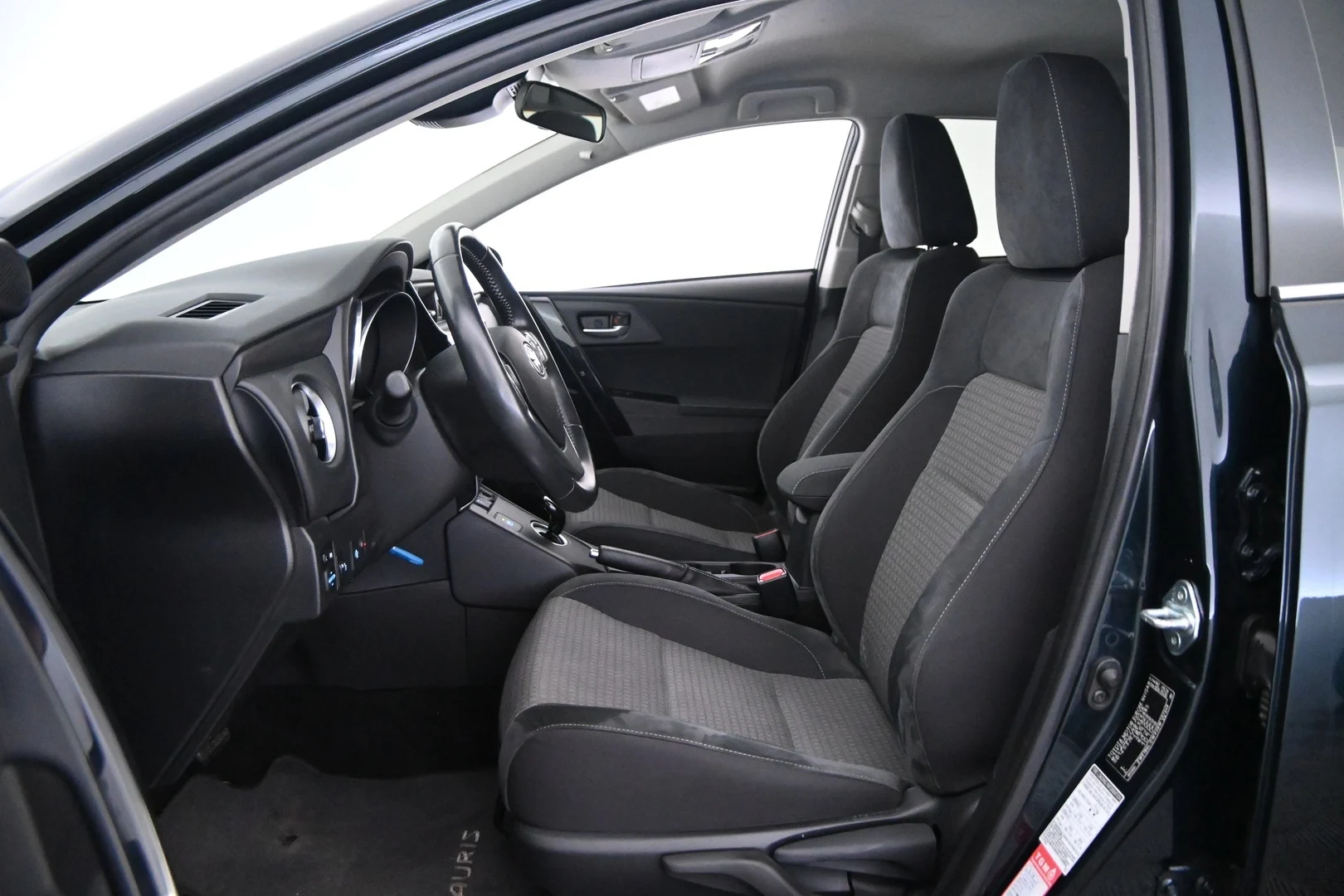 Car Image - 4VmbaYHbhEGmpSDLlTG4iM