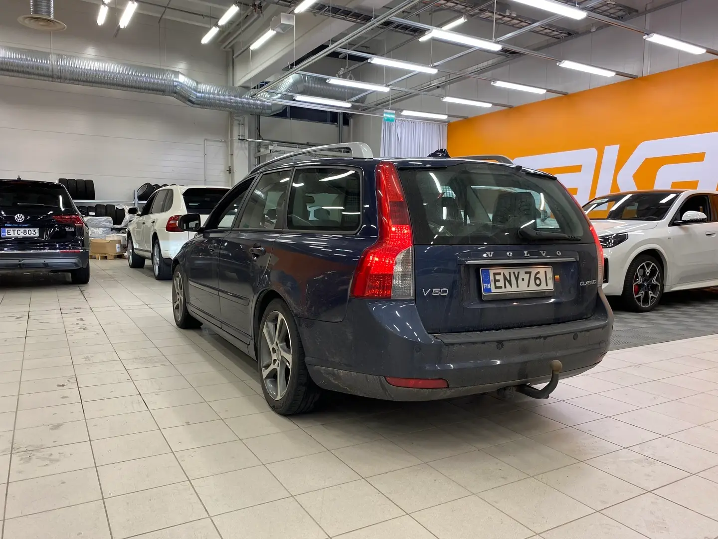 Car Image - 24wjiFk9toW9EjA20yVmJa