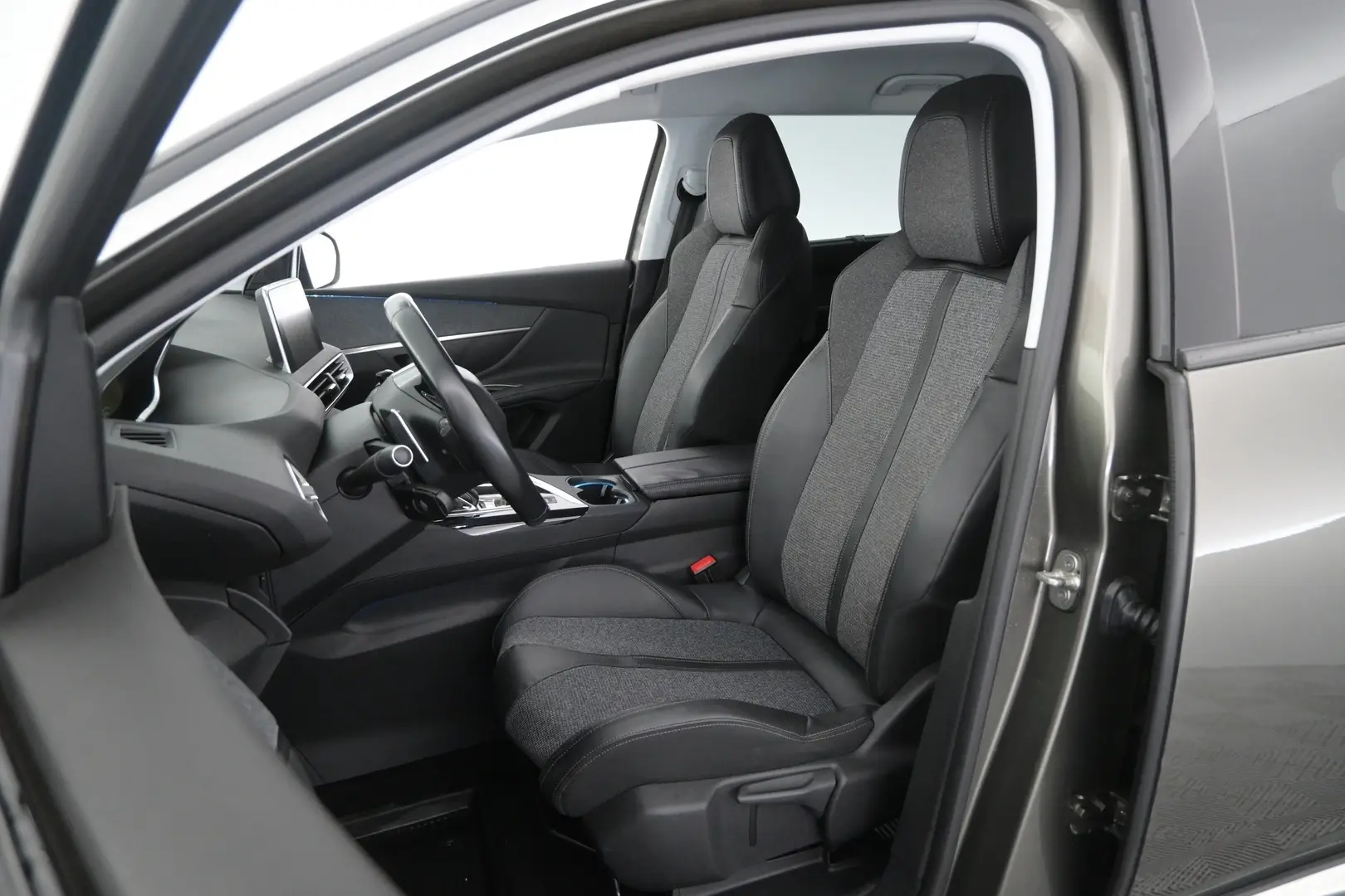 Car Image - 3HuIPffX6hK21drbtAWuVL