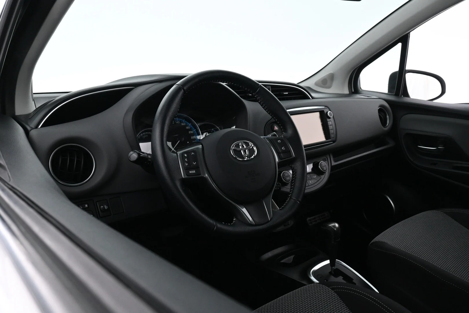 Car Image - 7Hv9gjzARlqtzPF3TknKdc