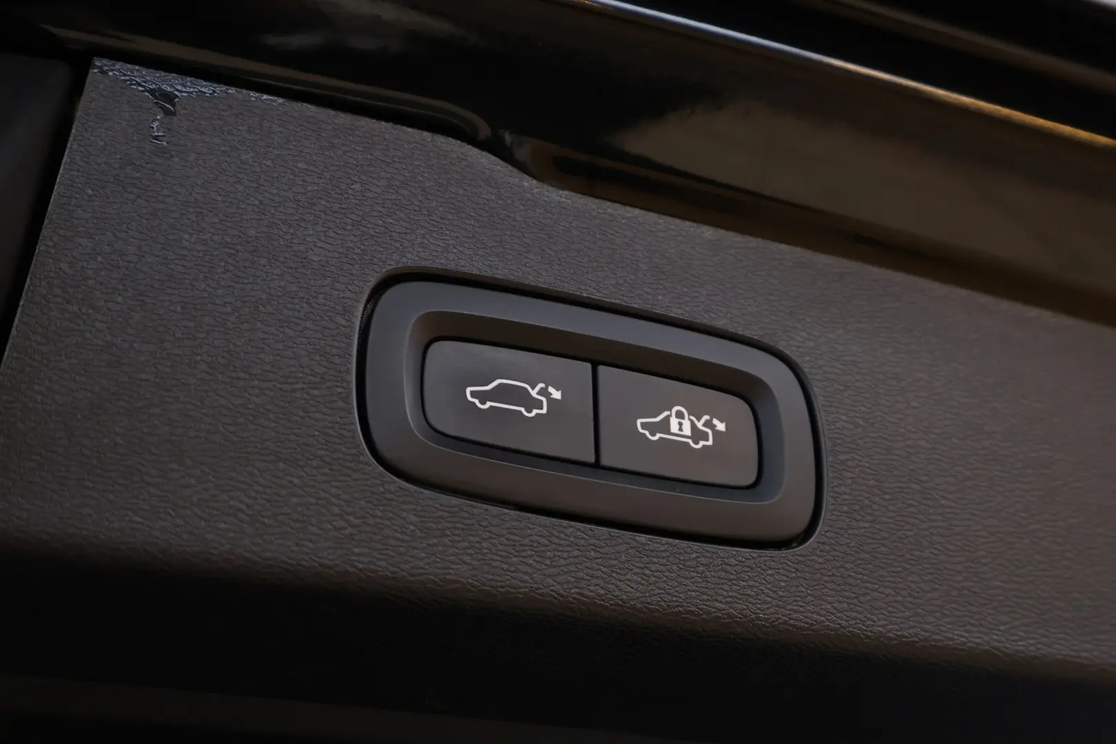 Car Image - z1am2p5GAmRyyYXqFDHx9
