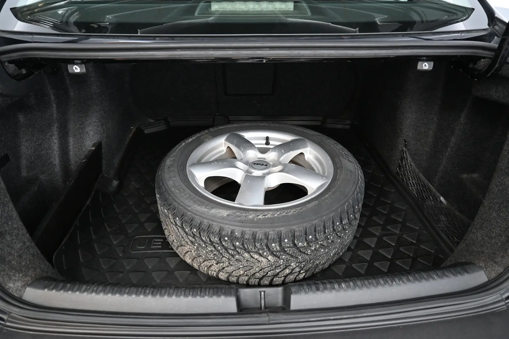 Car Image - 2Y8UQVmTqpf4xjzWVcuko1