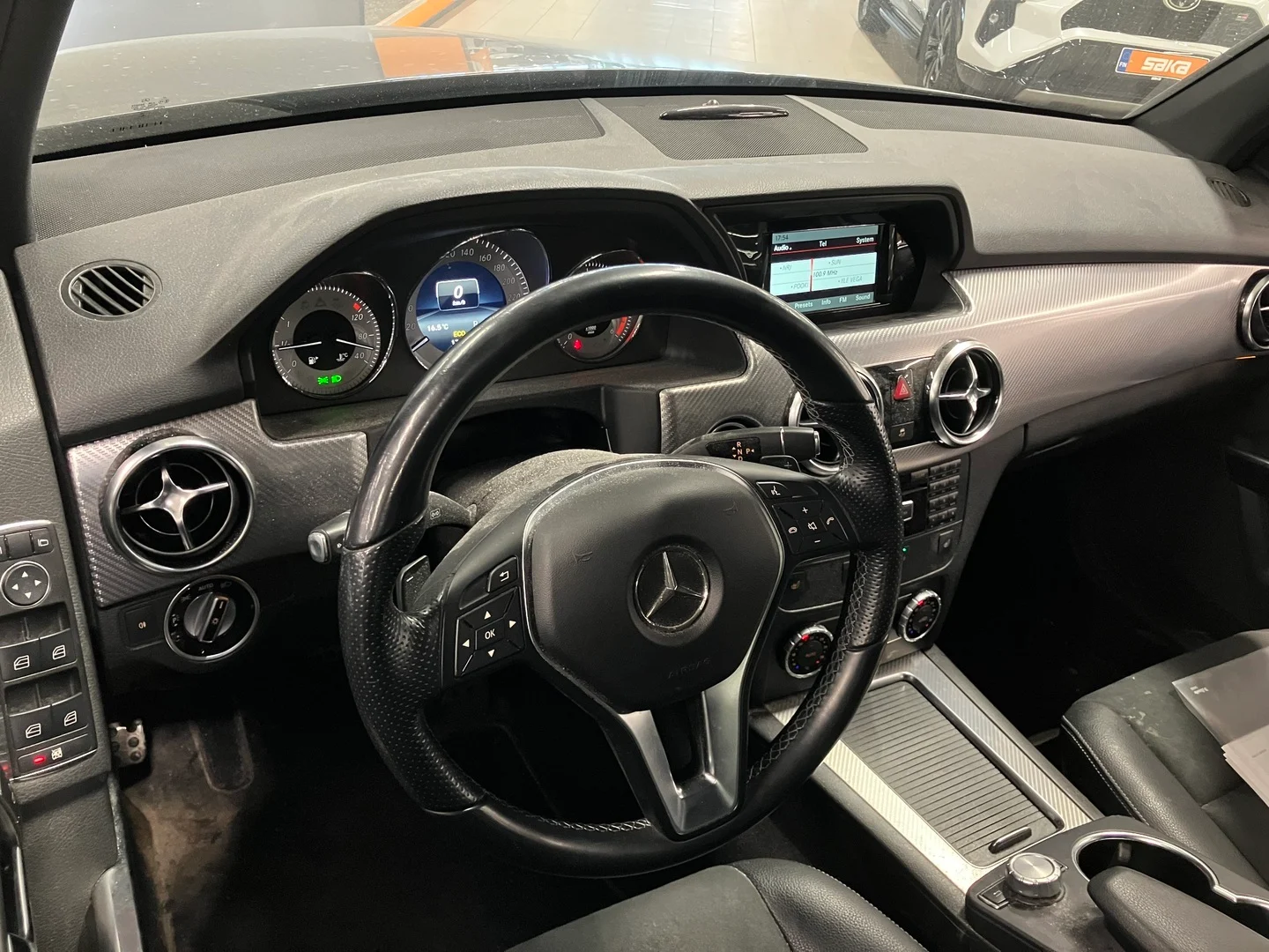 Car Image - YwF9ZjDPHPXAWbHz6LjiG