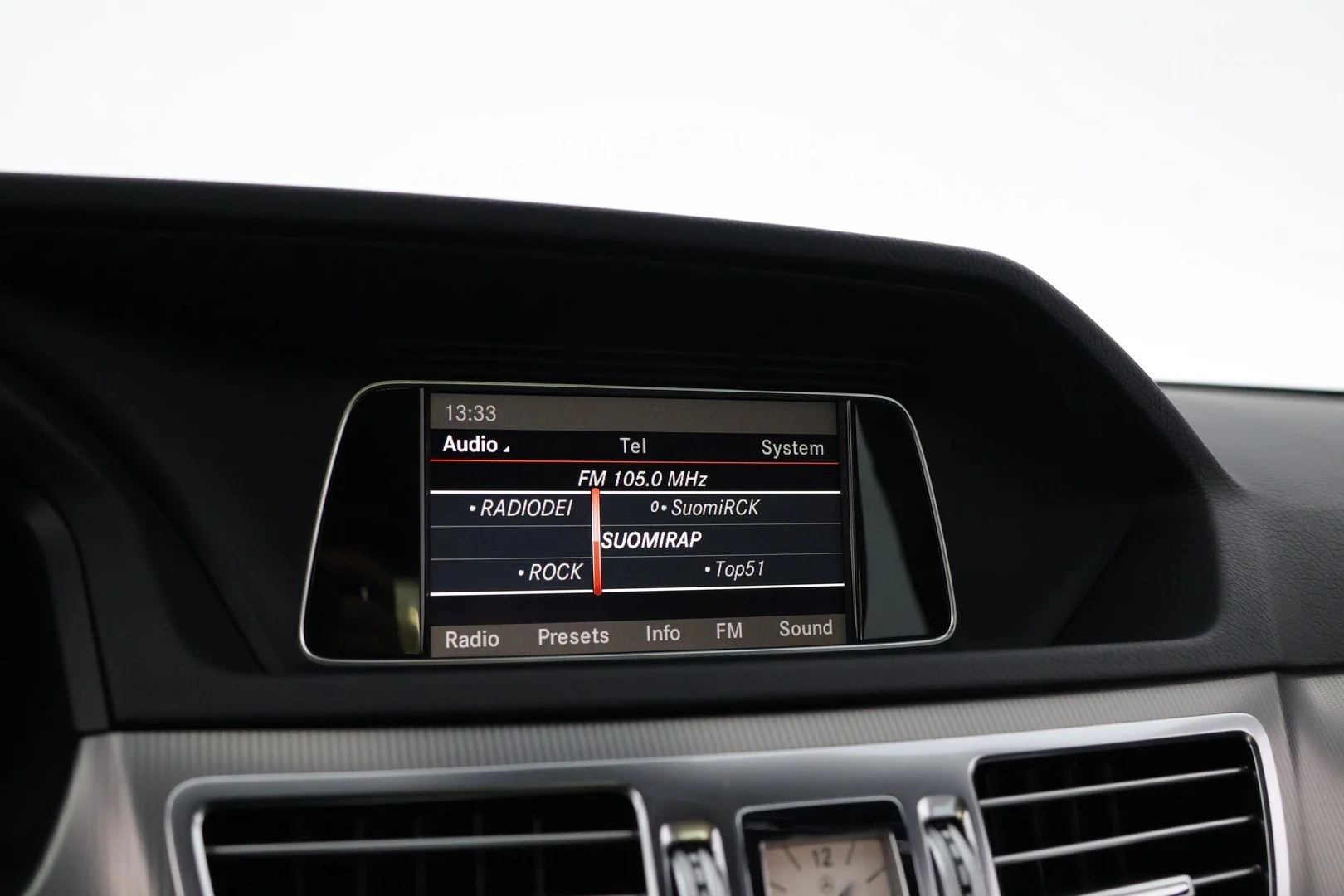 Car Image - 41RYYSKXCSyYAAV9ew97XX